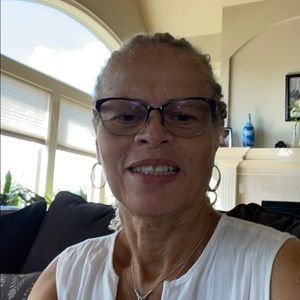 Meet your Posher, Roslyn